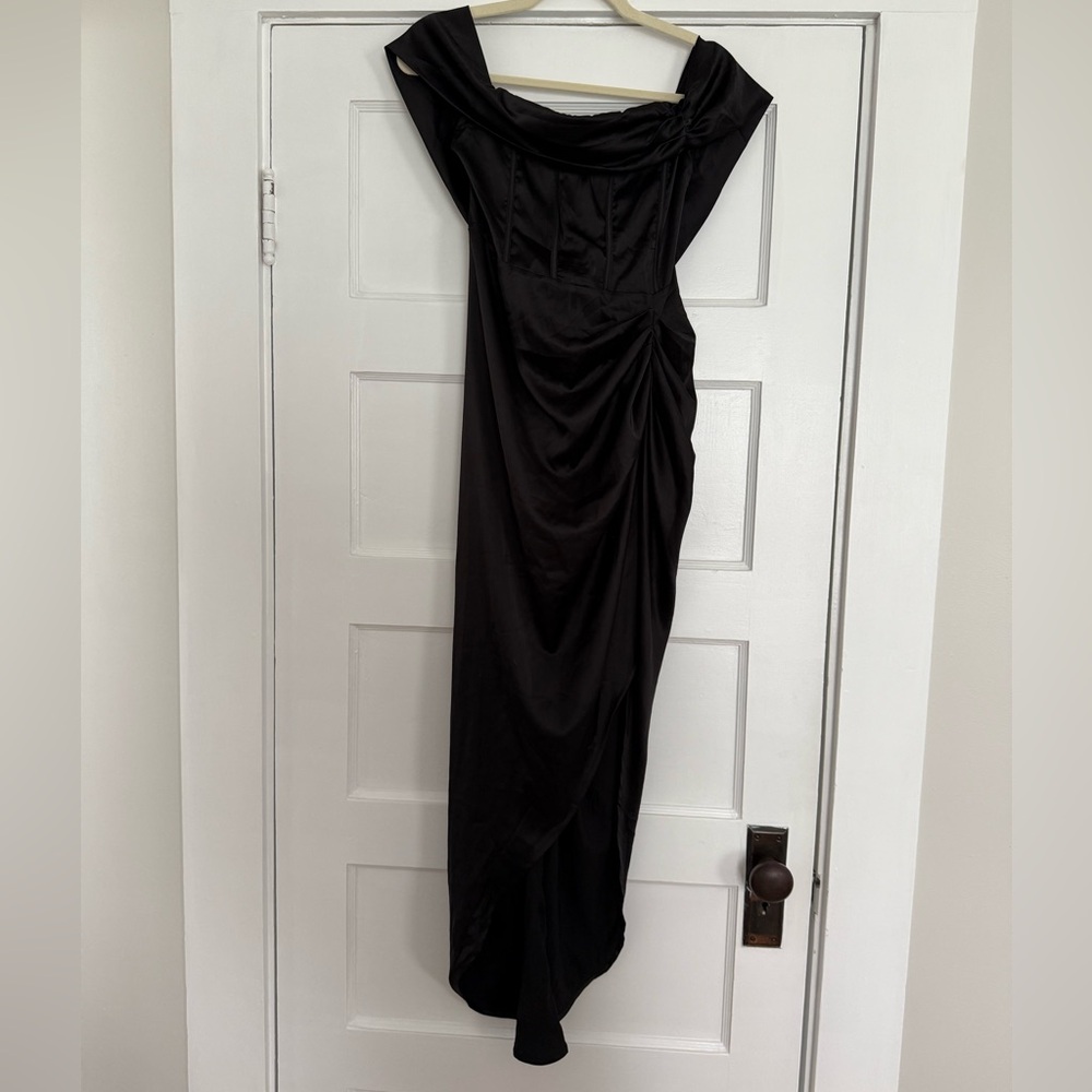 NWT SHEINbae Off the Shoulder Sleeve Long Silky Dress Large